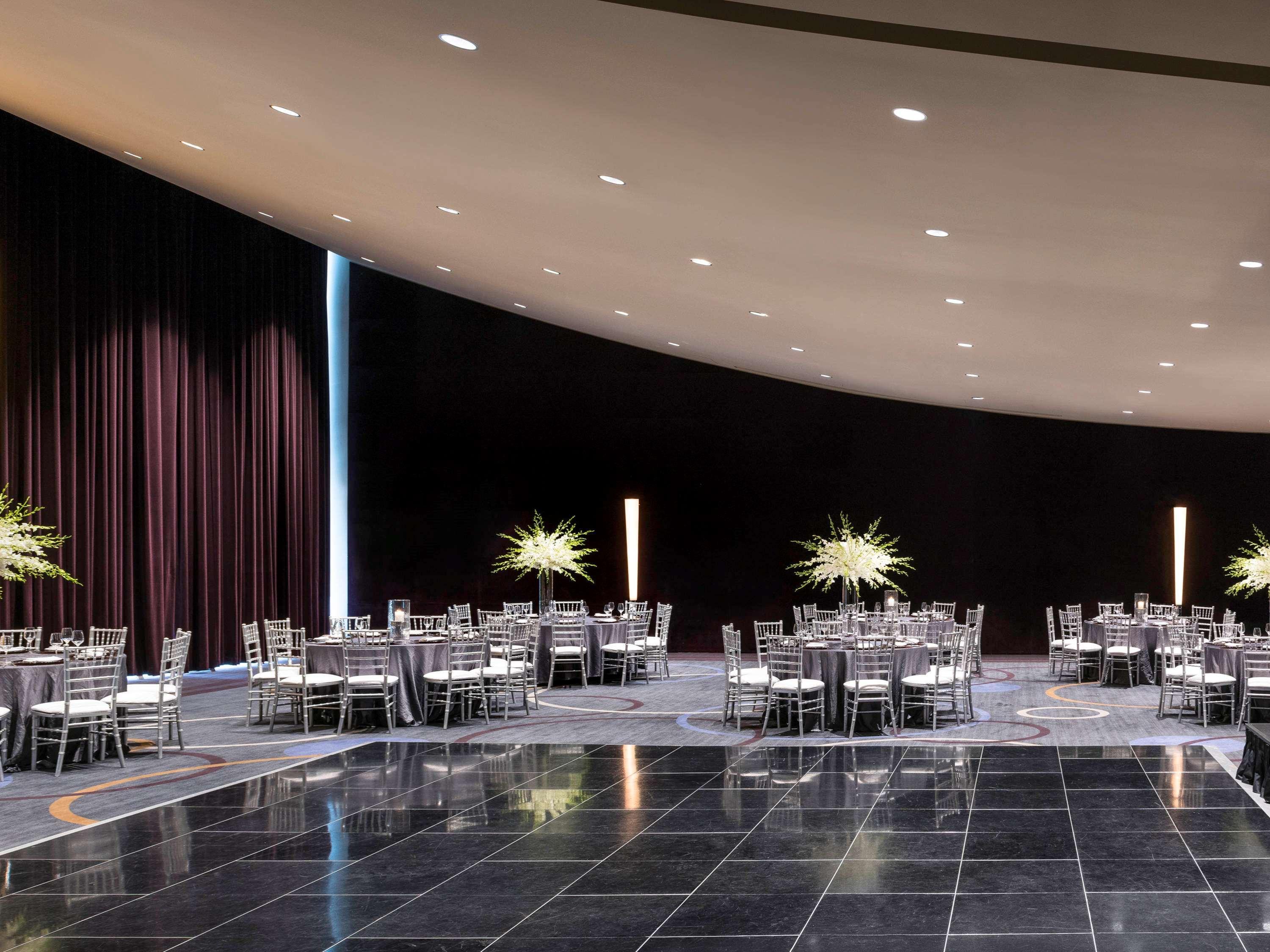 소피텔 시카고 매그니피슨트 마일 외부 사진 The Grand Ballroom
