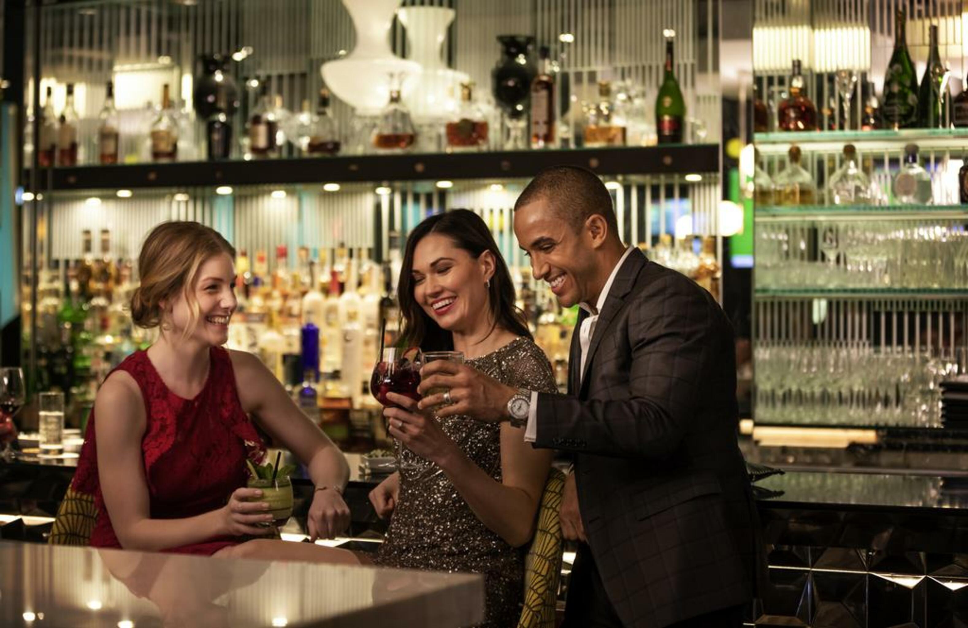 소피텔 시카고 매그니피슨트 마일 외부 사진 The bar at the Ritz-Carlton, Tysons Corner