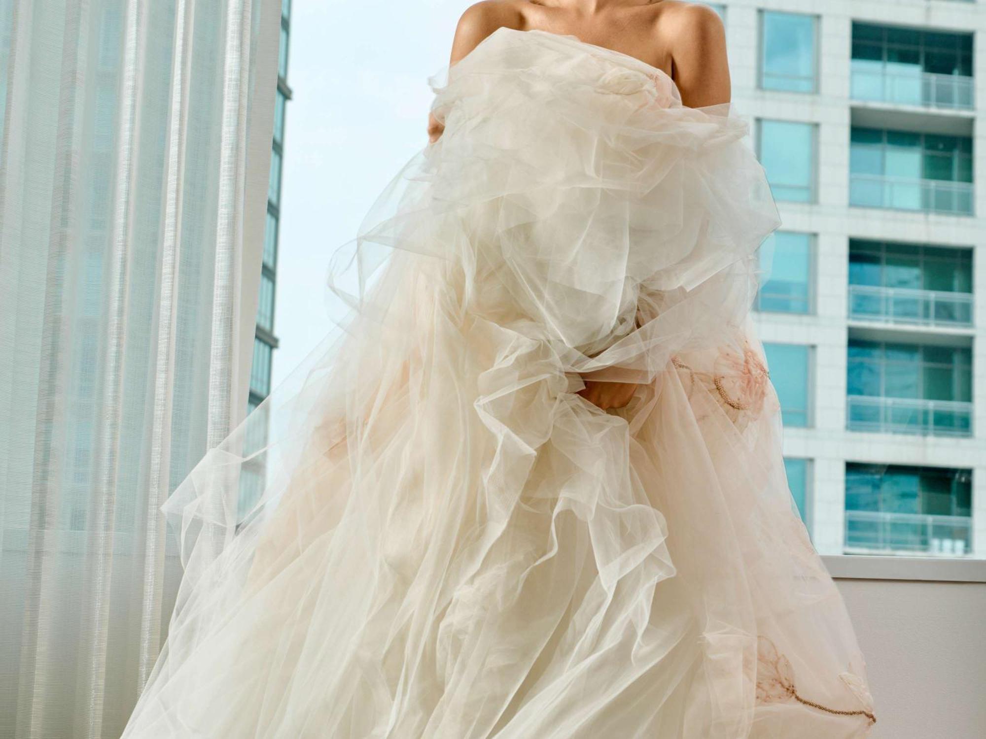 소피텔 시카고 매그니피슨트 마일 외부 사진 A wedding dress