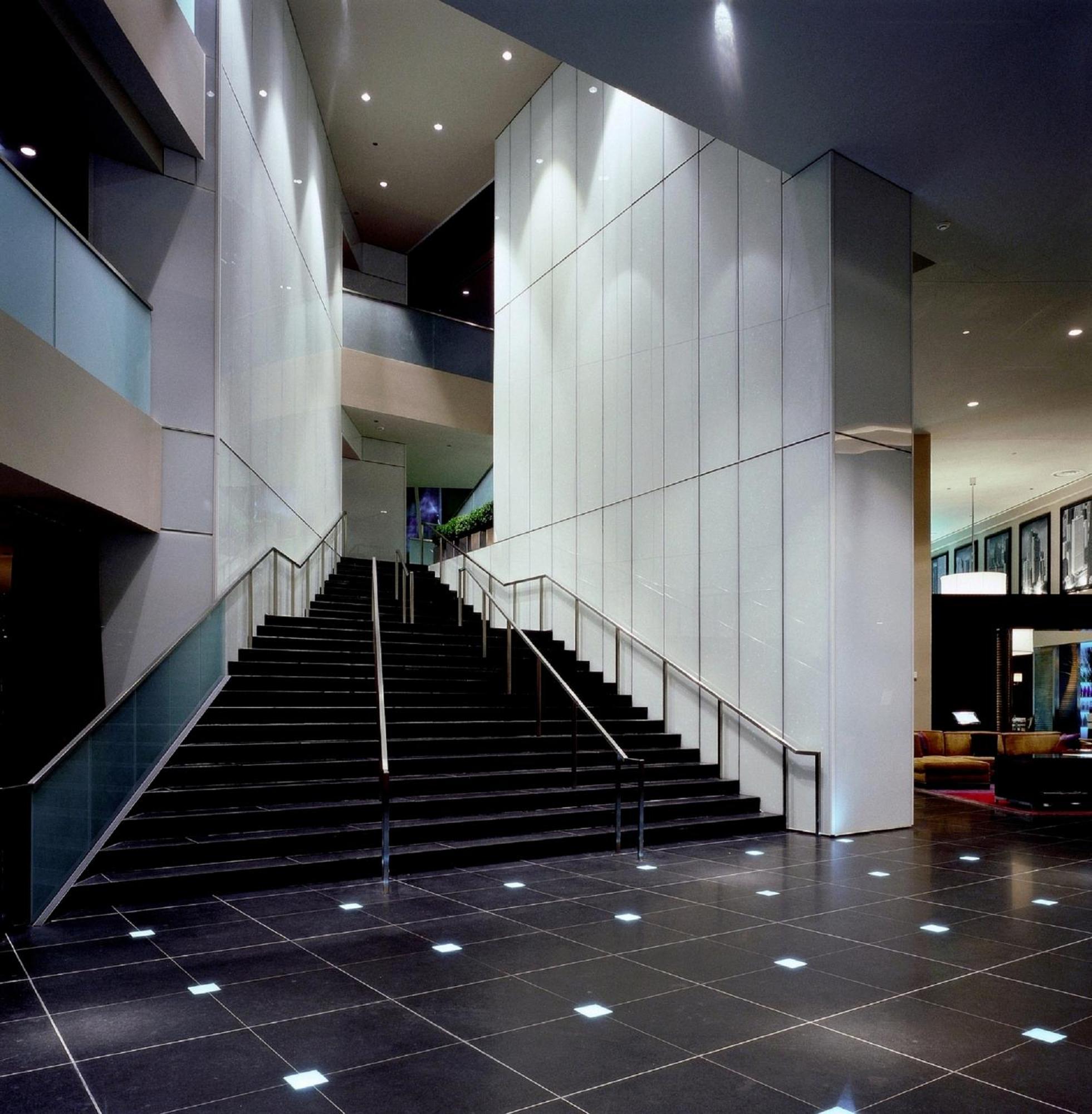 소피텔 시카고 매그니피슨트 마일 내부 사진 Interior of the hotel